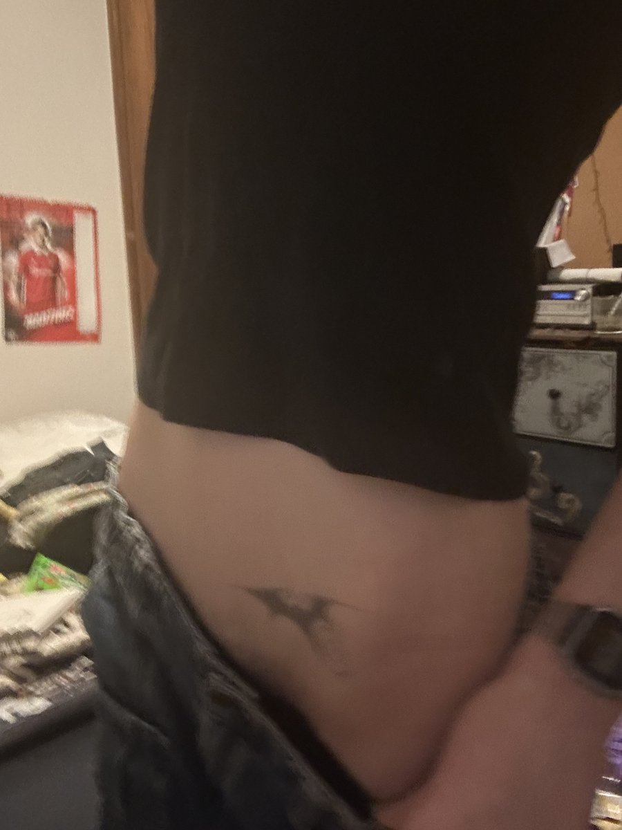 elsWhiteTiger's tweet photo. i feel like i only look thin sometimes ;_; https://t.co/Qa17ubUl2E