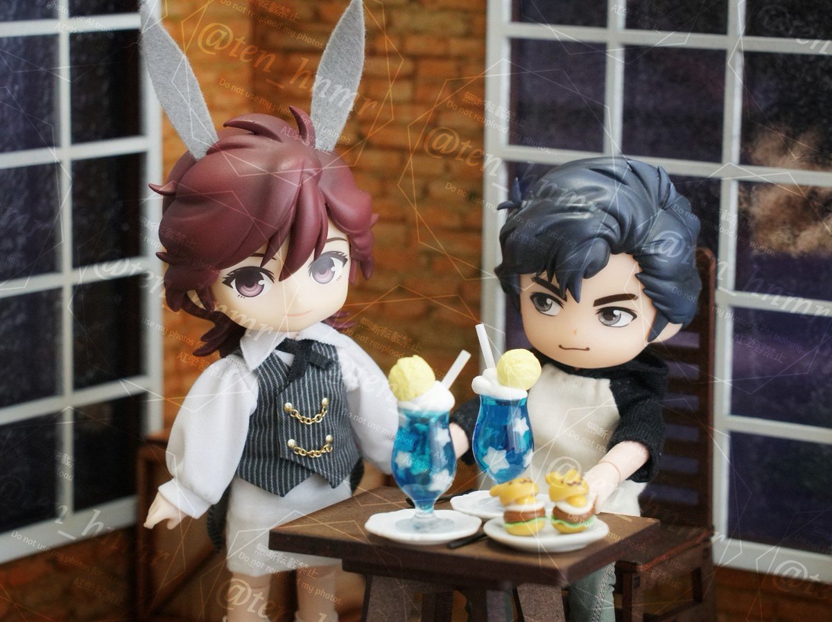 ten_hnmr's tweet photo. ウサギちゃんとお月見🎑
ミニチュアのドリンクはおねんどごはんさん(@onendogohan)です！ https://t.co/h8O58B3G4k
