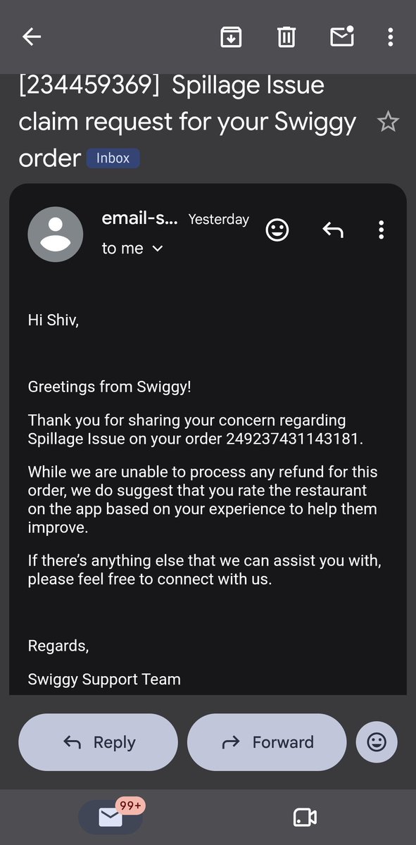 i_m__shiv's tweet photo. I ordered cheesecake from @Swiggy yesterday night, &amp; after paying about 800rs i got total shit....I complaint about this to @SwiggyCares but their response is totally ridiculous. Photos attached. Shame on you @Swiggy

#boycottswiggy 
OrderID: 249237431143181. https://t.co/228qqwlptp