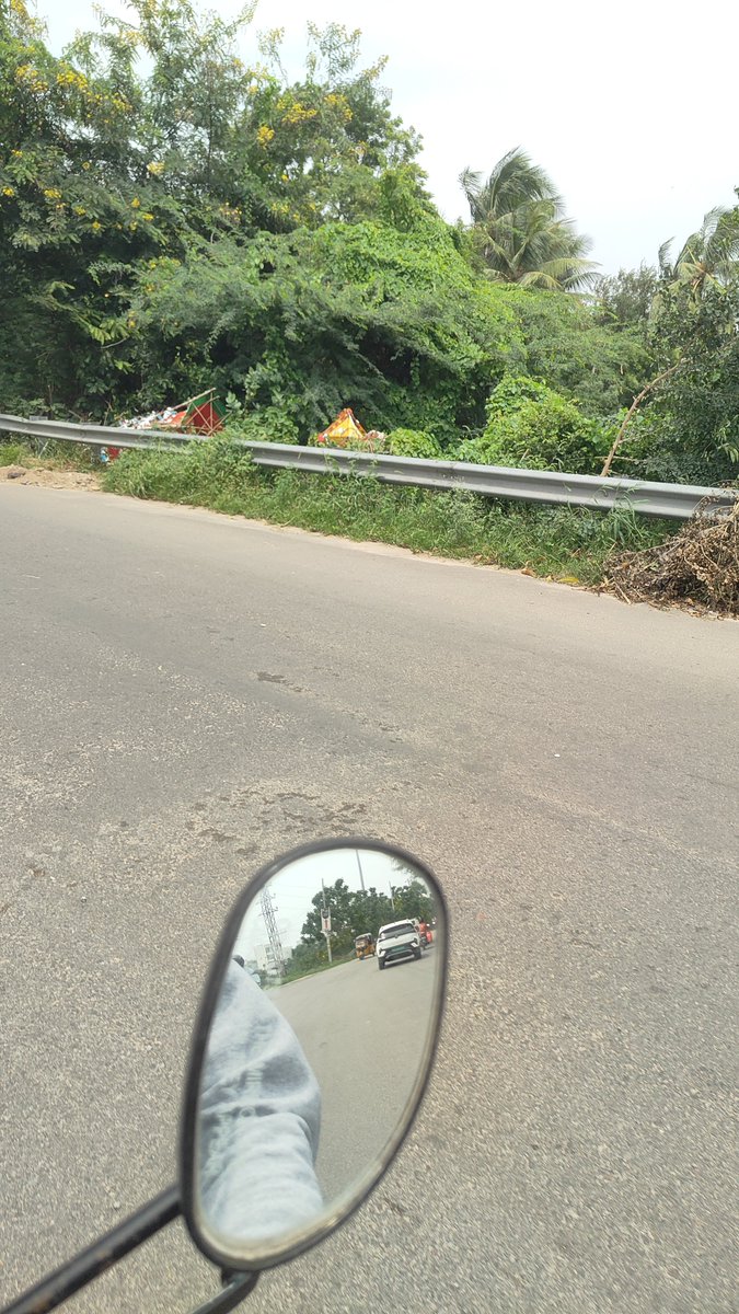 prank_reddy's tweet photo. @HYDTP @GHMCOnline @TelanganaCMO @TelanganaDGP @CYBTRAFFIC @CYBTRAFFIC
Requesting the concerned authority to take immediate action before someone is seriously injured.
@SajjanarVC_IPS sir please have a look at it. https://t.co/KrABTqSLJX