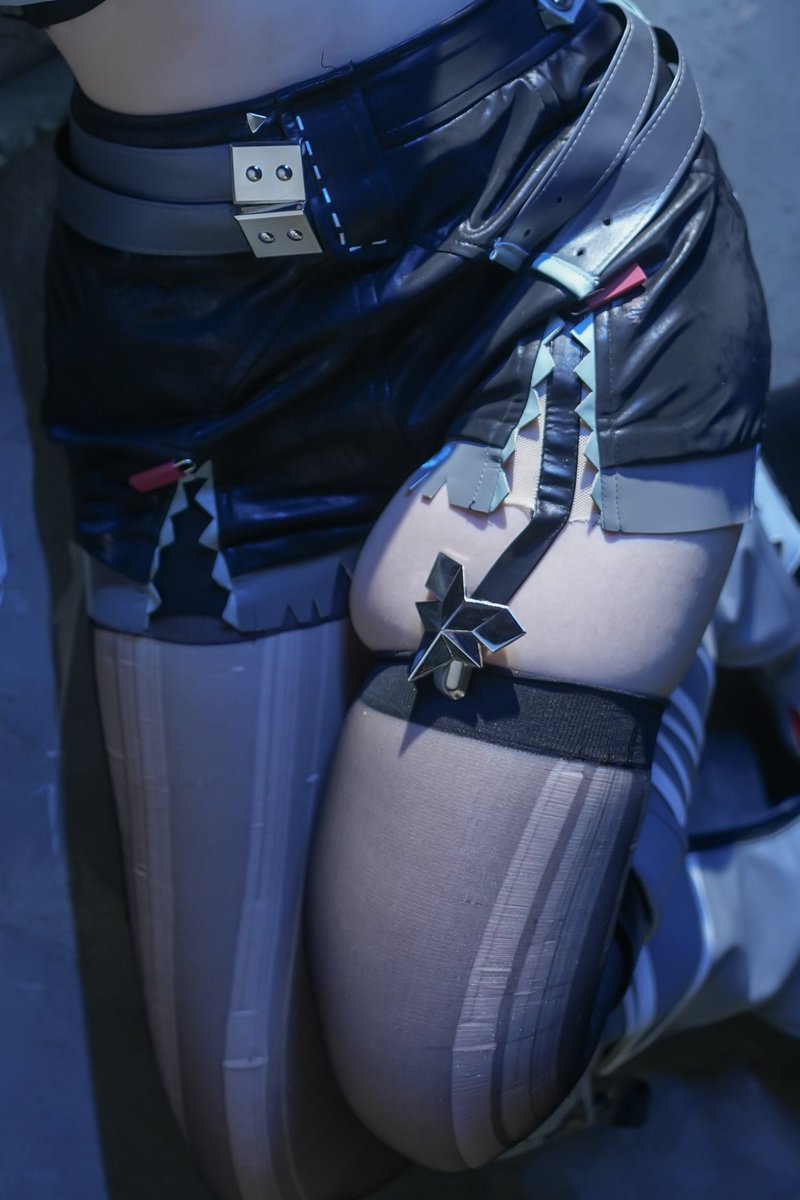 yuru_cosplay123's tweet photo. ゼンゼロの脚🦵

 #自慢の足を見せよう https://t.co/rPHdqdzjha