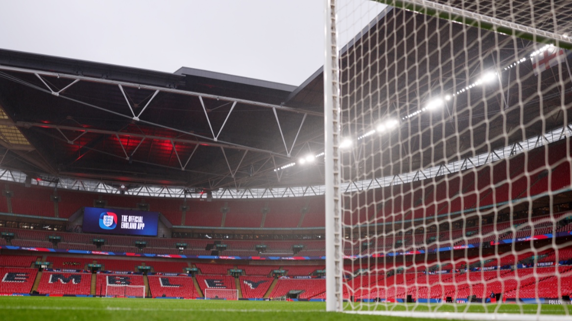 wembleystadium's tweet photo. Joining us for 🏴󠁧󠁢󠁥󠁮󠁧󠁿 v 🇪🇸 tomorrow? 
 
If you are, a reminder that we operate a restricted bag policy.

For full details on bag sizes, prohibited items, safety and security, and more, please check out our Supporters Guide below 🤳