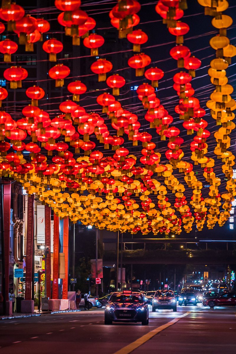 javanng's tweet photo. Happy Mid-Autumn Festival! 🥮🏮 

Throwback to one of my absolute favorite Mid-Autumn street displays! Which year’s Chinatown light-up was your personal favorite? 🏮👇

#chinatownsingapore #singapore #ciyyvibes #visitsingapore #nightphotography https://t.co/ptPxL6ngW6