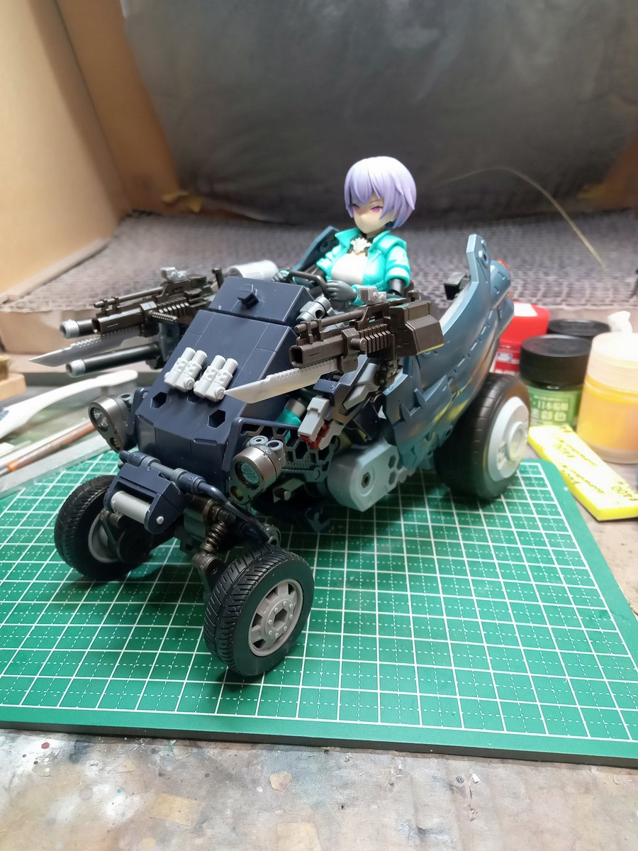 S_Onouchi's tweet photo. Lサイズちゃん搭乗バギー開発計画
マーク2
前方にウィンチ追加
細かいパーツの追加
テールランプの位置変更等
#ヘキサギア
#メガミデバイス
#30MS https://t.co/ZHjcBQr7bj