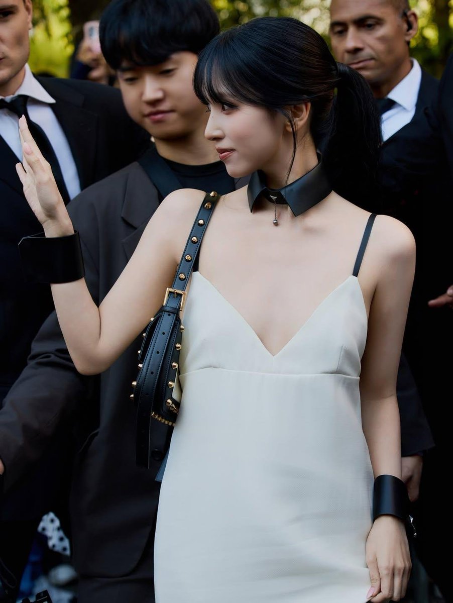 minarchivs's tweet photo. PRINCESS MINA AT MILAN FASHION WEEK 

#FendiSS27xMina #FendiSS27 #MYOUIMINA https://t.co/RNr3rhl2RG