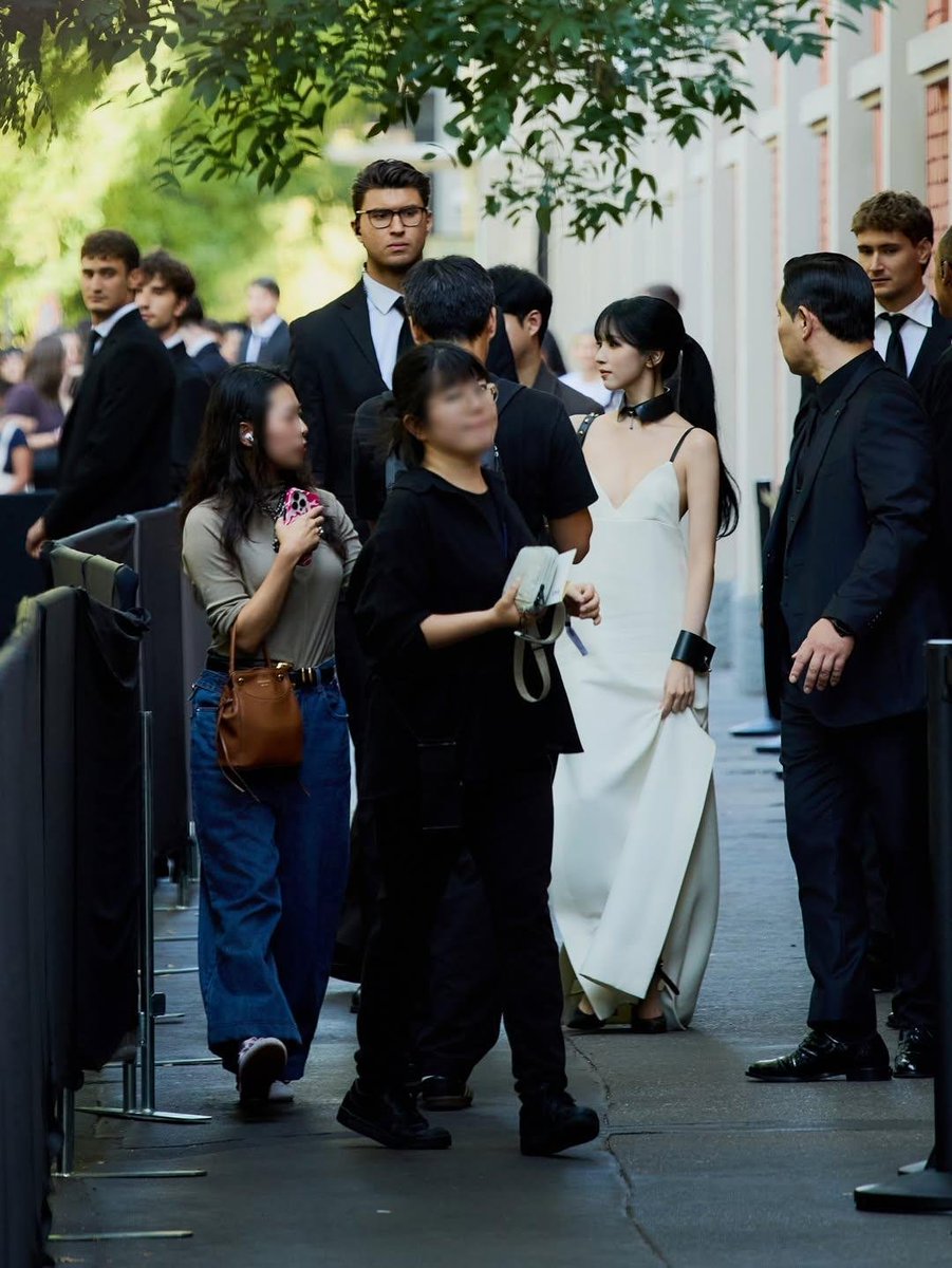 minarchivs's tweet photo. PRINCESS MINA AT MILAN FASHION WEEK 

#FendiSS27xMina #FendiSS27 #MYOUIMINA https://t.co/RNr3rhl2RG