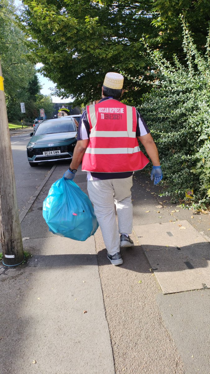 Bohras_UK's tweet photo. To mark the @WorldCleanupUK in #Birmingham, @Dawoodi_Bohras  joined @AlAbbasCentre, @WhoIsHussainBHM and @Cleanup_UK , as volunteers came together to clear local streets, collect litter and care for the spaces we all share.
@ProjectRiseDB https://t.co/XmQQK8lqYI