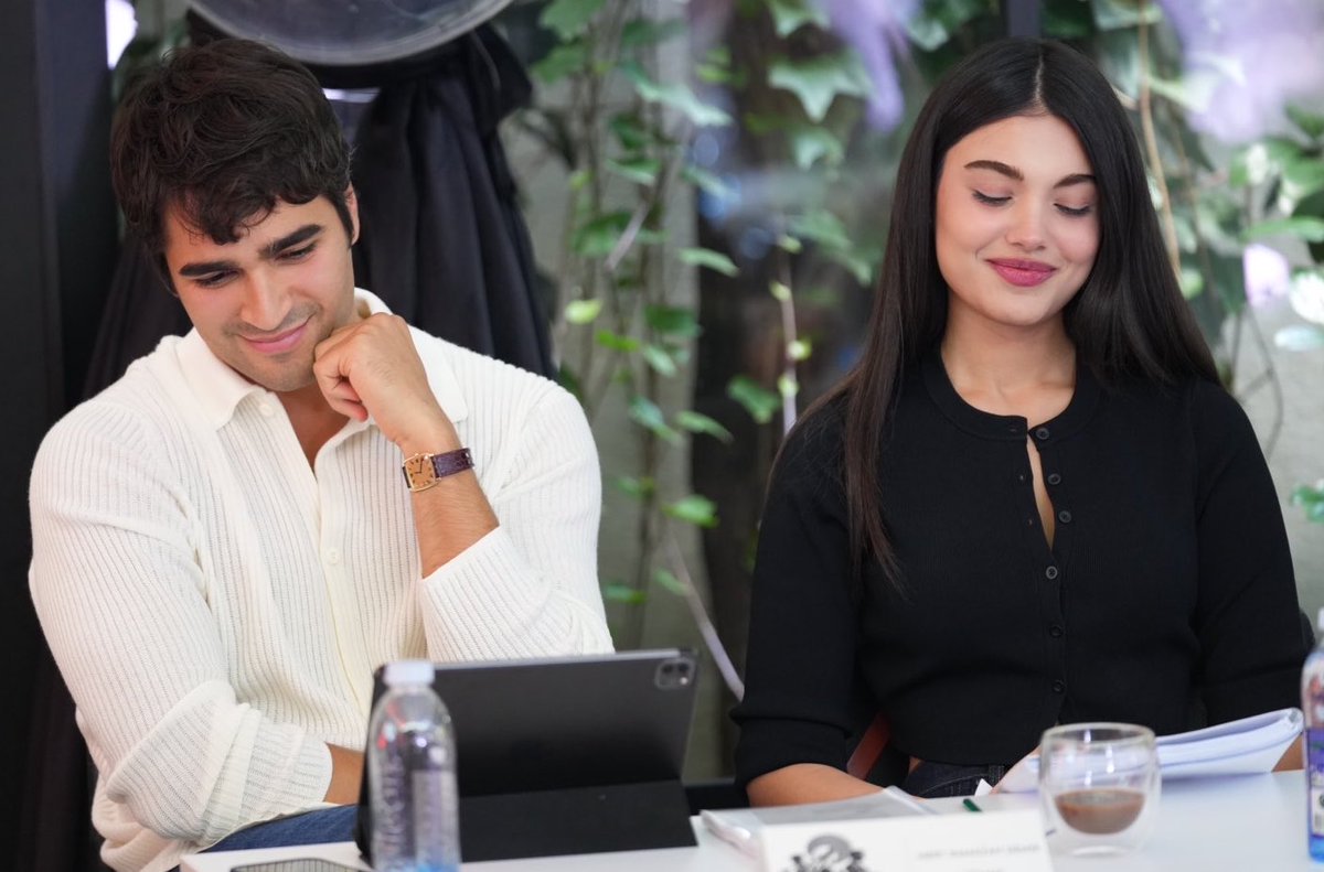 MuzikveTV's tweet photo. Lizge Cömert &amp; Mert Ramazan Demir ikilisi;

👉 reytingleri sallamaya
👉 ekranlara damga vurmaya geliyorlar. 🔥

#SusuzYaz https://t.co/Sj1HbmUmvw