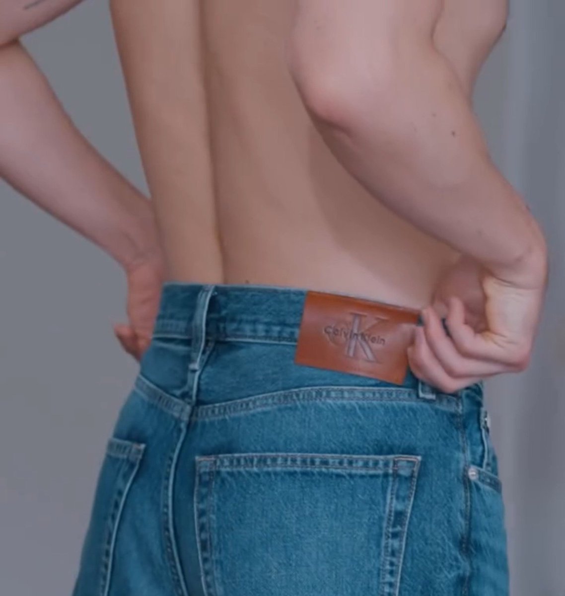 tannsbe7ry's tweet photo. the waist                                                               the veiny belt https://t.co/eBpc0u2wJC