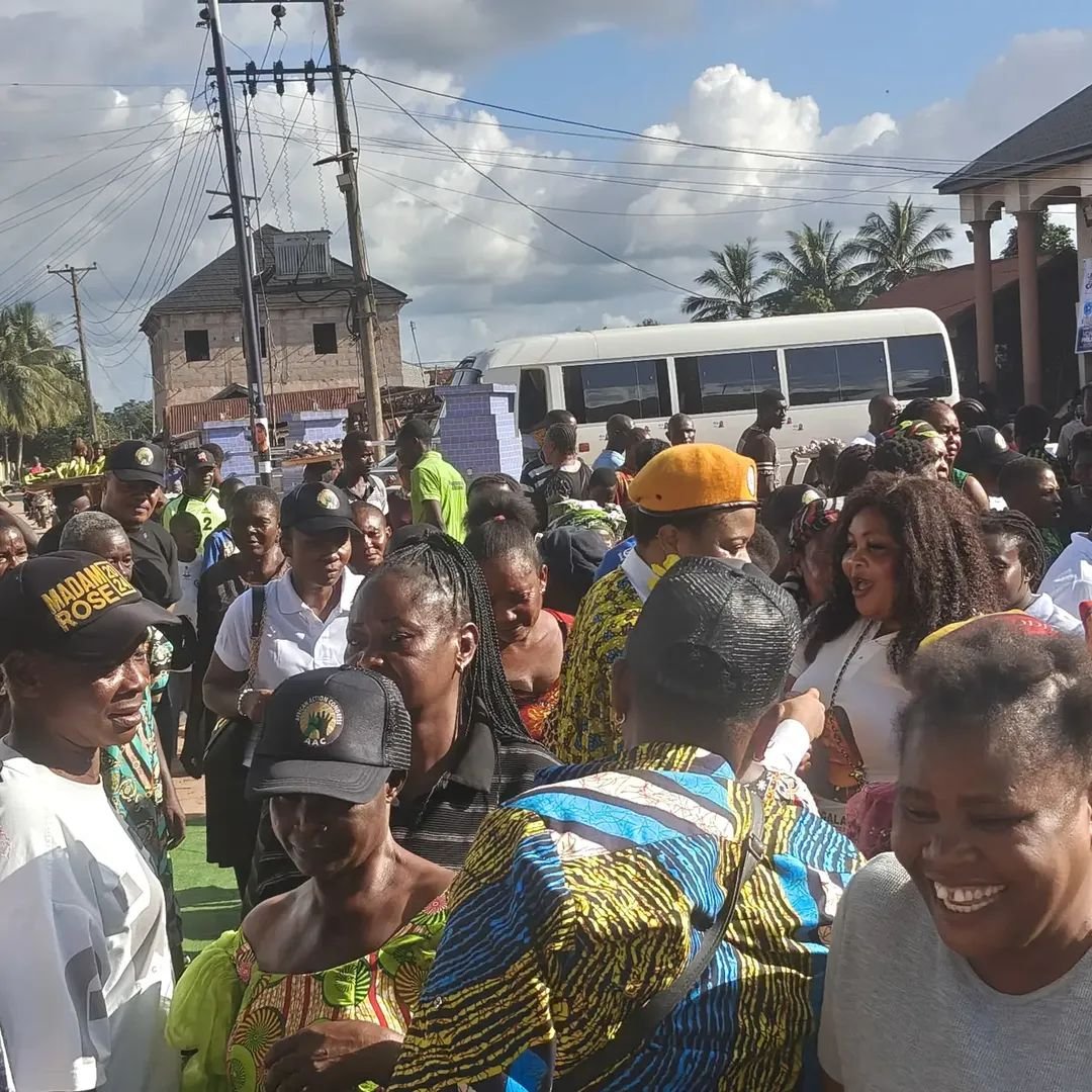 aacparty's tweet photo. The AAC movement in Abia state continues to gain momentum, as the people of Ohafia LGA warmly welcomed our Gubernatorial Candidate, Doris Ogala.

#VoteAAC
#RevolutionNow https://t.co/oa3Zir05VV