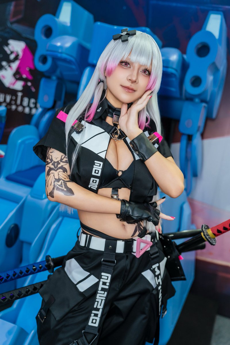 skcc_cos's tweet photo. ▼cosplay
Muv-Luv: Tactics カーリダーサの悪夢
湊斗千朔
『サムライがルーツなのって、
あたしめっちゃ盛れてない?♡』
#DMMGAMES #TGS2026 #マブタク https://t.co/5lquDKw7eP