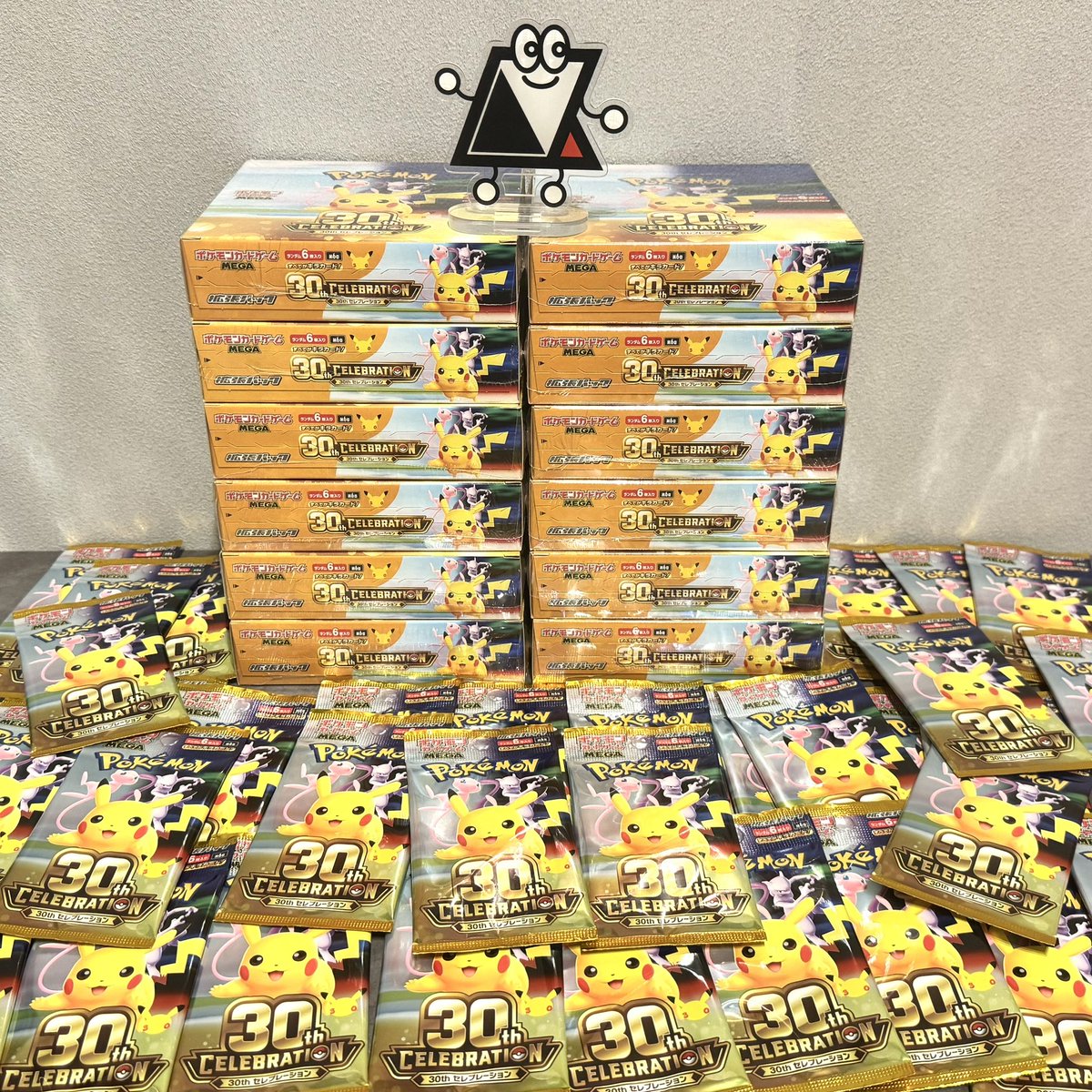 musou_TCG's tweet photo. 🎊🌈ポケカ30周年記念プレ企画🌈🎊

『30th 拡張BOX』
【1BOX】を抽選で
【1名様】にプレゼント🎉

【応募方法】
✅このアカウントをフォロー
❤️この投稿にいいね
♻️この投稿をリポスト

さらに…👀
「#トレカ無双」をつけて
引用リポストで当選確率UP⤴️⤴️

#プレゼント企画 https://t.co/zG8Jr4IEbz