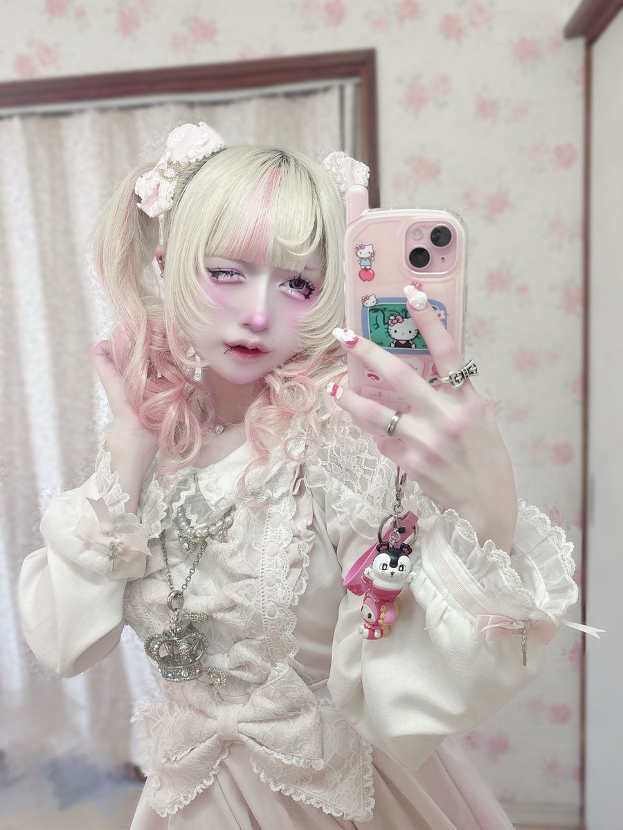 chuu_die's tweet photo. ツインテールやめられない教徒🪄︎︎✨ https://t.co/MFN2TWZB46