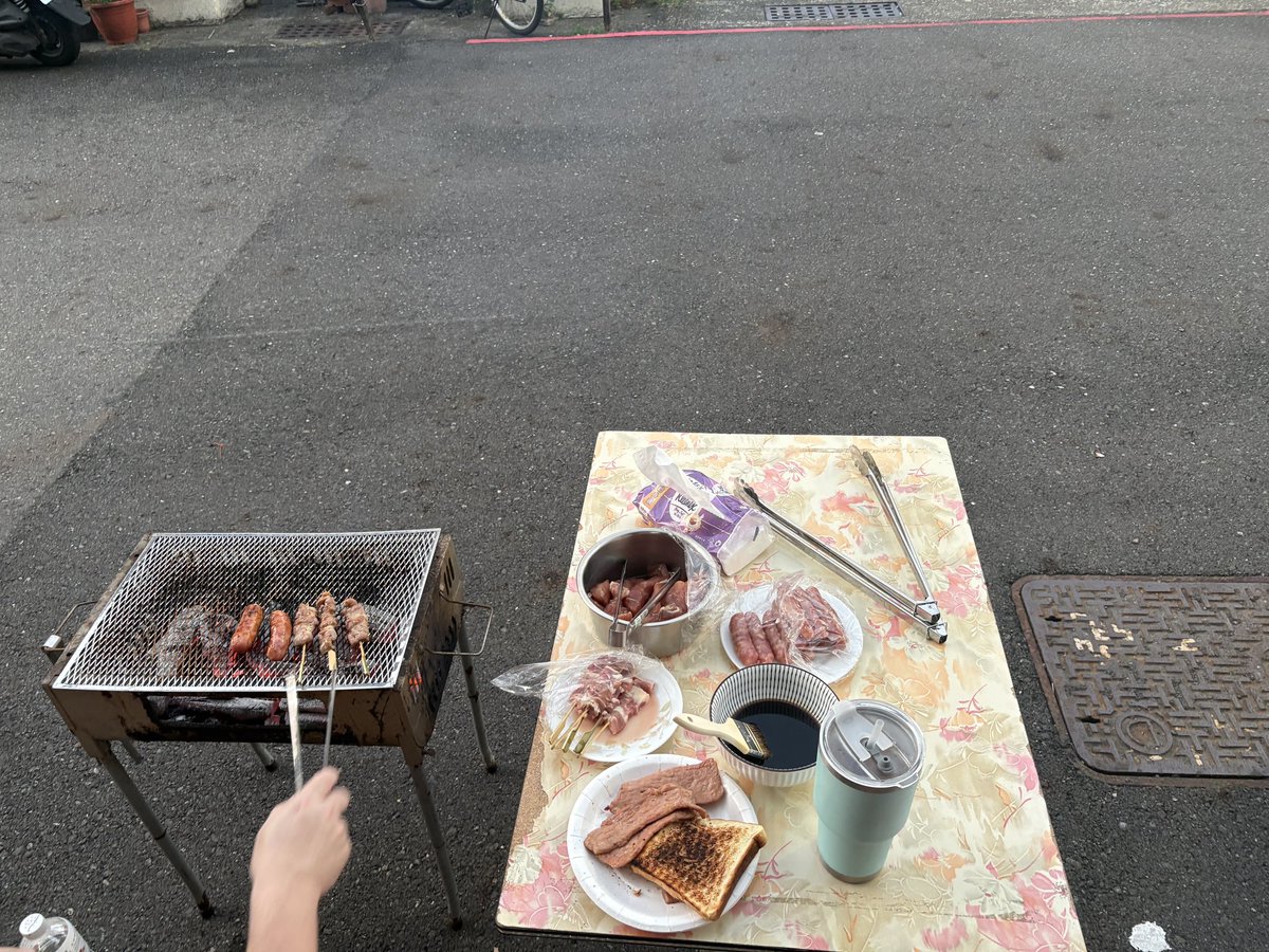 asakl2001's tweet photo. 開烤啦 https://t.co/9Iob4M3Ov6