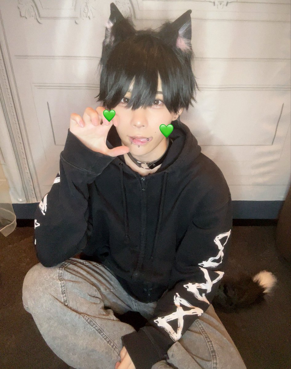 naru___neo's tweet photo. ちゅーる与えに来てください❕🐈‍⬛💚

#男装 https://t.co/hJ2W0rk7PC
