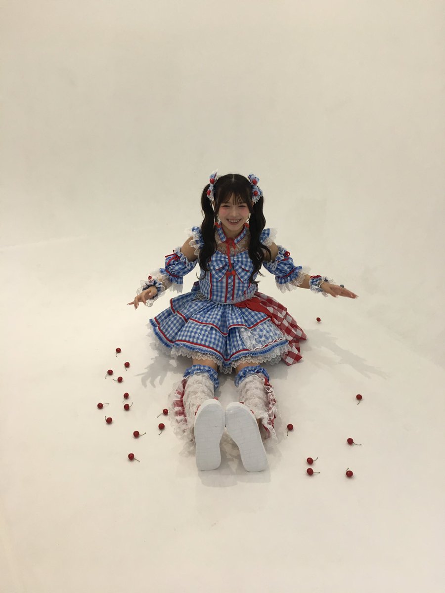 FullCo_Rimika's tweet photo. #女ドル好き顔9選　ランキング13位らしい😭みんなのコメント全部読んでるよ、自信をいつもくれてお姫にしてくれてありがとう👑🩵もっと見つかりますように♪ https://t.co/oDGkjkgVtW