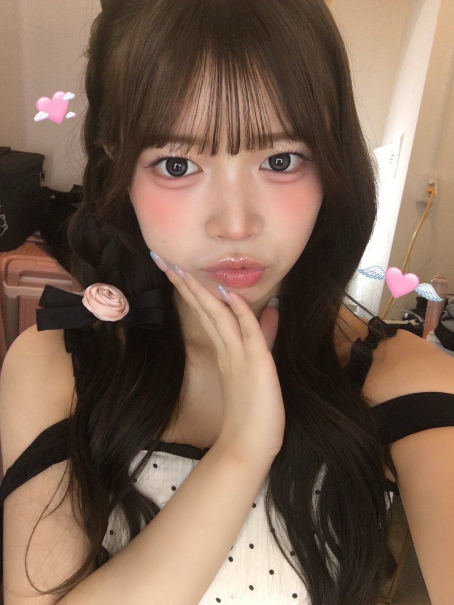 FullCo_Rimika's tweet photo. #女ドル好き顔9選　ランキング13位らしい😭みんなのコメント全部読んでるよ、自信をいつもくれてお姫にしてくれてありがとう👑🩵もっと見つかりますように♪ https://t.co/oDGkjkgVtW