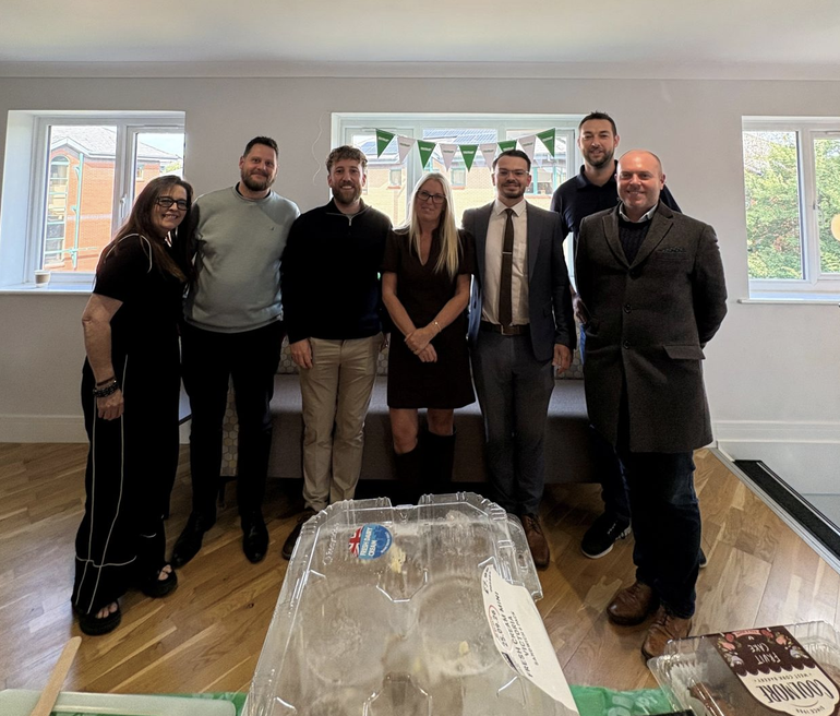 SolutionsPanel's tweet photo. Always great catching up with the @MASSEYCLADDING team, even more so when cake is involved! Great to see you and do our little bit to support @macmillancancer - the cakes were great! As we see from the second picture. π
π#fundraising #macmillan #downerframing #masseycladding https://t.co/56TLKMA8lO