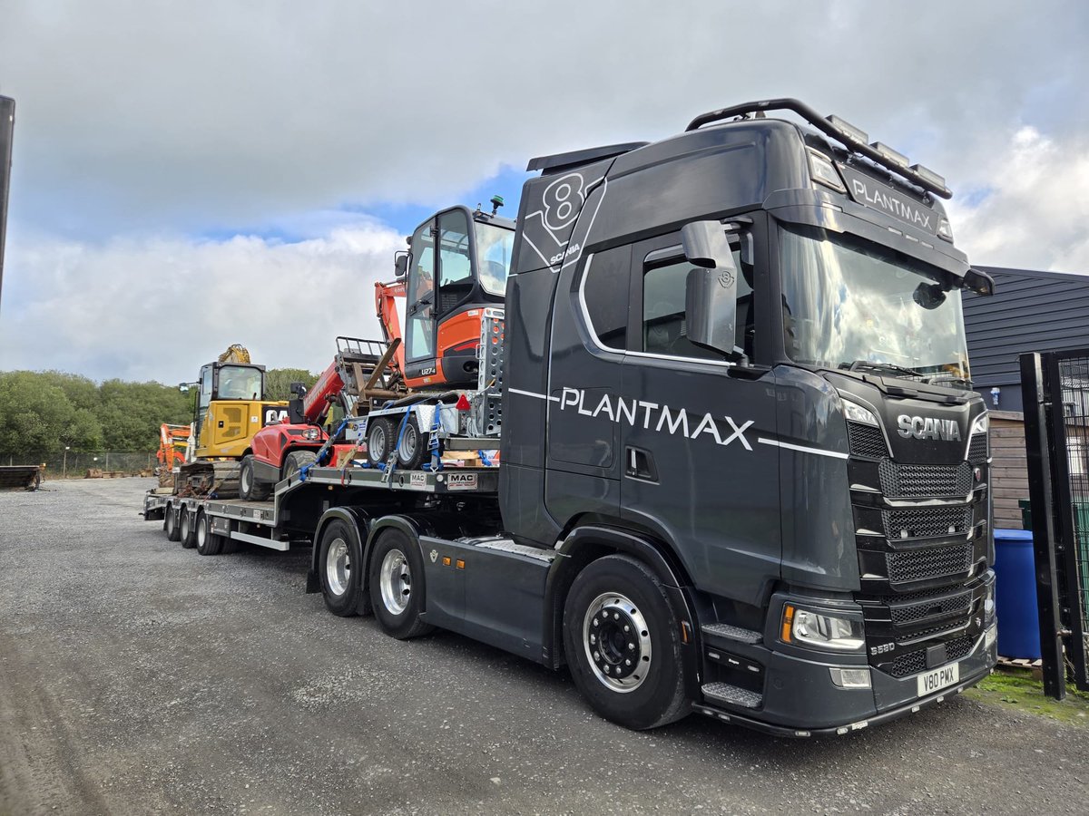 PlantMaxUK's tweet photo. Keeping those wheels turning!

Full load of fresh kit heading out too existing customers.

Give us a shout if you're needing a machine and we can deliver it to your door! https://t.co/jECWNwELDb