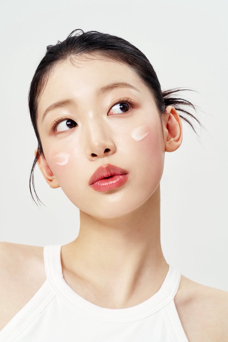 beautyfulence's tweet photo. 【ナンバーズイン3番乳液 プレゼントキャンペーン🎁💫】
むーんず50名様に🎉

韓国オリヤンでも発売と同時に1位🏆
メイクノリ良くしたい人の必須アイテム✍️

🌟応募方法
この投稿をいいね＆RT
@numbuzin_jp @beautyfulence フォロー

🌟当選率アップ方法
使ったことのあるアイテムのレポと
 #もちもちベビーキメ肌  
をつけて引用orコメント