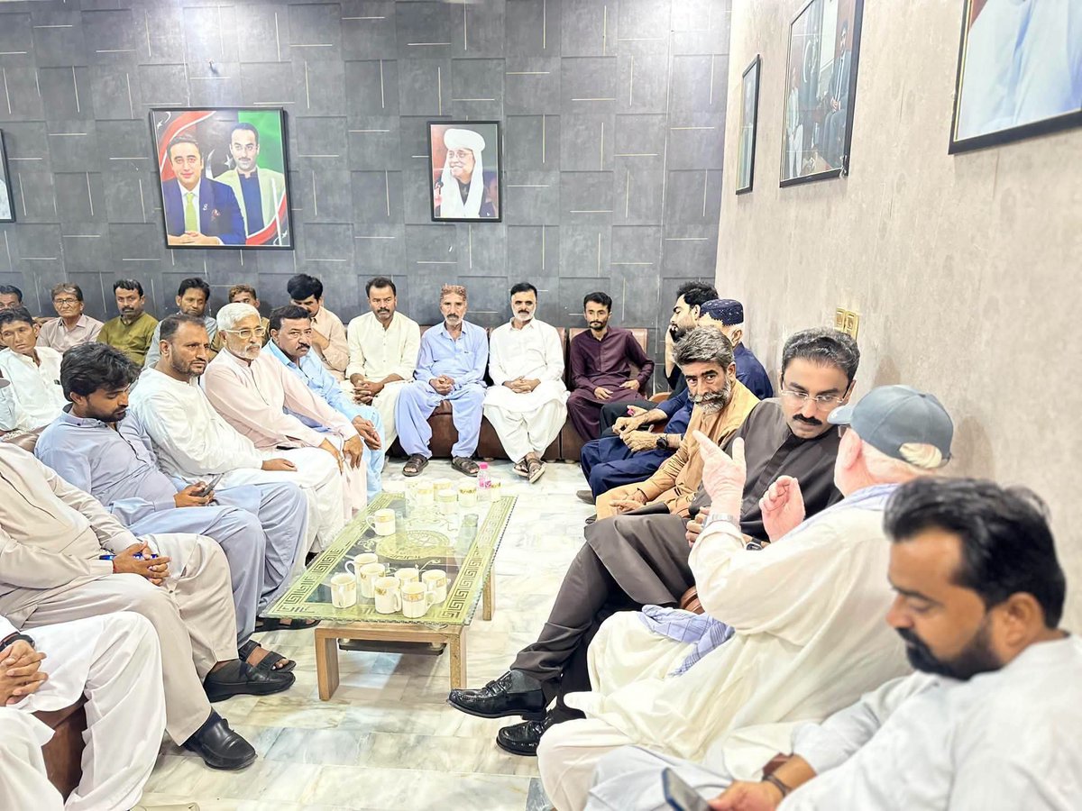 QumberZawar's tweet photo. Today 25_09_2026
#PPPP Young Leader
#Mr #Bilal #Khan #Shoro sb, Meet with Party Workers, Voters & Local Residents and Solved their Problems at #ShoraHousePS60 #Hyderabad
@BBhuttoZardari @jamkhanshoro @AAliZardari @KashifShoroPPP @bilalshoro376 https://t.co/WJ6Fy6n1iK