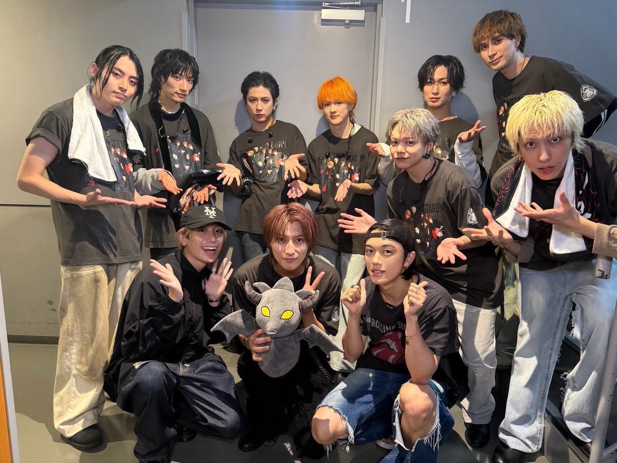 hayate_i_1012's tweet photo. 昨日は #セキスキ で共演している詠斗くんと健が観に来てくれました🏫

そして今夜25:00〜
「席替えしたら、どうやら後ろの男が俺のこと好きらしい」
いよいよ最終回を迎えます！

ぜひお見逃しなく👀

#ドラフェス2026
@Eightkns 
@official_DXTEEN https://t.co/rK47jGwrD4