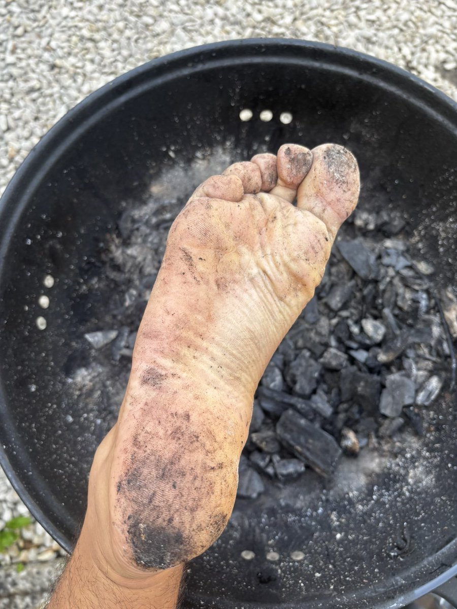 footzilla08's tweet photo. A ce quil paraît c’est bon pour la peau ...non? https://t.co/fVksICXMcU