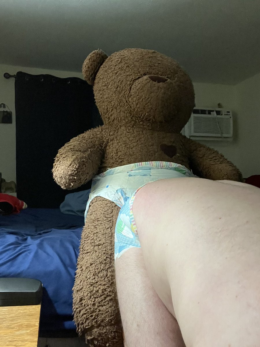 Mensinpanties77's tweet photo. So my and my friend cuddled and rubbed our diapers together, he wanted to do me but I wanted to do him so I gave him a tap on that booty diaper #adbl #adblcommunity #adblgay #cuddle #doit #intercourse #smack #diaper #diapertodiaper #ABUniverse #rubbed #ohyeah #friday https://t.co/isOx7az6r8