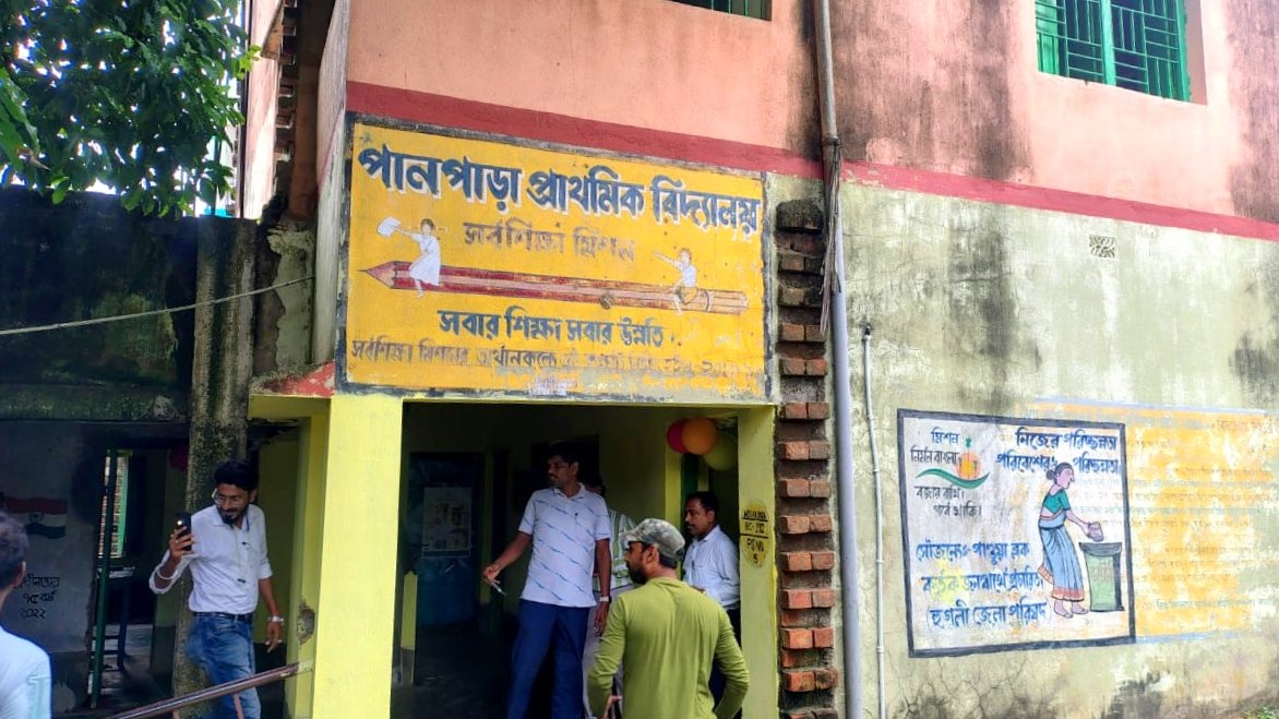 Tusarkumarmaju1's tweet photo. আজ পানপাড়া প্রাথমিক বিদ্যালয়ে পরিদর্শনে গিয়ে শিক্ষক-শিক্ষিকা ও সকলের সঙ্গে সুন্দর সময় কাটালাম। শিশুদের সুন্দর ভবিষ্যৎ গড়ার লক্ষ্যে শিক্ষার পরিবেশ আরও সমৃদ্ধ হোক—এই কামনা।
@SuvenduWB
#Pandua #Education #PrimaryEducation #JanSeva #Development https://t.co/yZEzXssEfi
