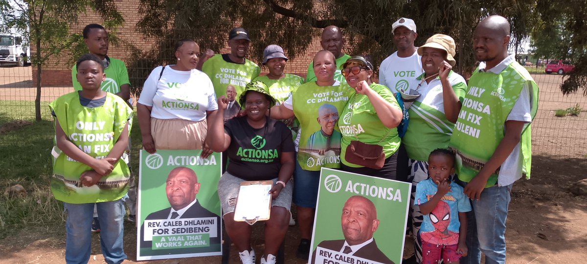SedibengActions's tweet photo. Emfuleni Mayoral campaign taking place in ward 26. Present is Rev Caleb Dhlamini  and Tholakele Mbewe.##voteactionsa  @Funzi_Ngobeni @EvelynMondlana @NtsaphoMadyibi @AdviceChumaT https://t.co/RySBoOH00Z