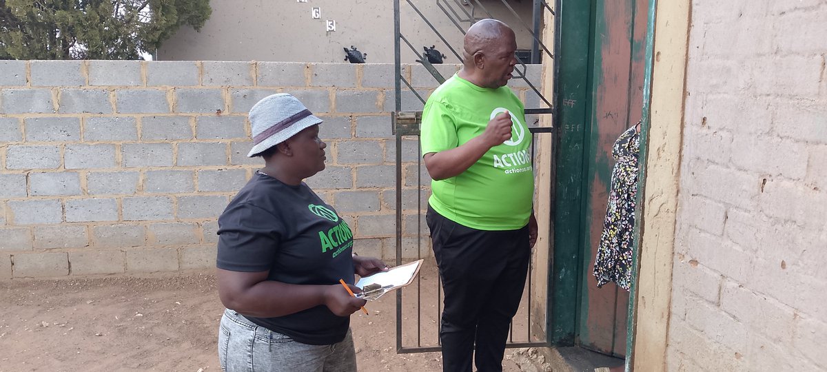 SedibengActions's tweet photo. Emfuleni Mayoral campaign taking place in ward 26. Present is Rev Caleb Dhlamini  and Tholakele Mbewe.##voteactionsa  @Funzi_Ngobeni @EvelynMondlana @NtsaphoMadyibi @AdviceChumaT https://t.co/RySBoOH00Z