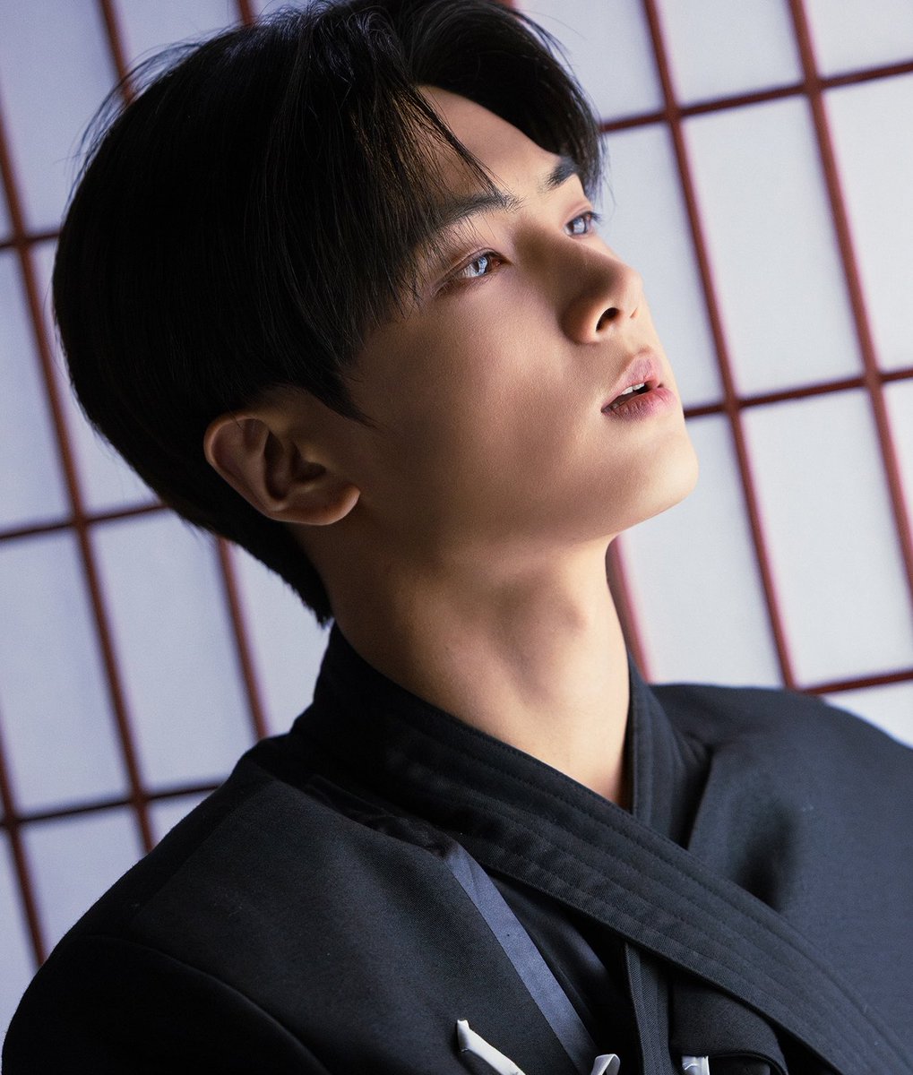 ohgawdjay's tweet photo. the nose scar and crazy handsome face 🫠 https://t.co/7iqYNxOPMz