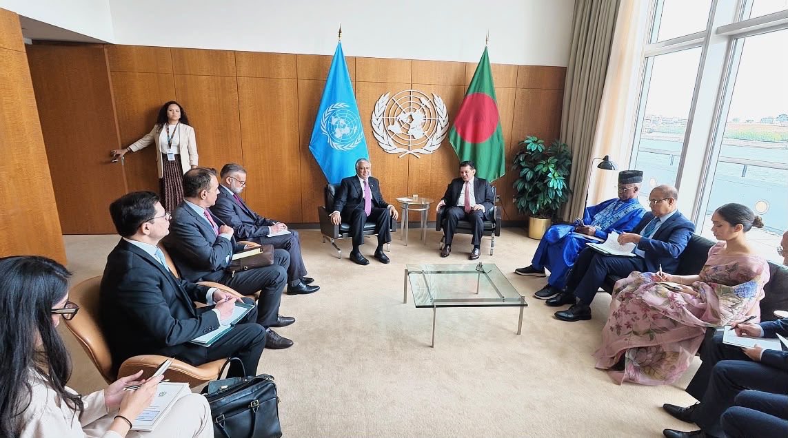 ForeignOfficePk's tweet photo. Deputy Prime Minister/Foreign Minister Senator Mohammad Ishaq Dar @MIshaqDar50 met H.E. Dr. Khalilur Rahman, President of the 81st Session of the United Nations General Assembly @UN_PGA, on the sidelines of UNGA 81 in New York.

DPM/FM congratulated President Rahman on assuming the Presidency and assured him of Pakistan’s support and constructive engagement.

Both sides reaffirmed Pakistan’s commitment to multilateralism and the central role of the United Nations. They exchanged views on matters of mutual interest.

DPM/FM expressed confidence in the PGA’s leadership and assured Pakistan’s continued engagement in advancing the work of the General Assembly.

#UNGA2026
