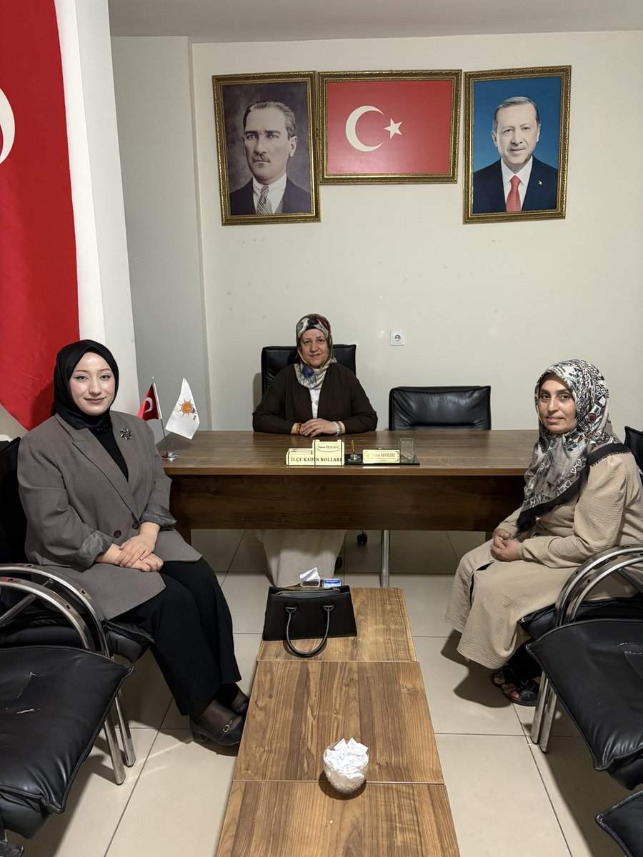 RojdaTurkes's tweet photo. 📍 Bismil
Bismil Kadın Kolları Başkanımızı ziyaret ederek teşkilat çalışmalarımız üzerine istişarelerde bulunduk.
Nazik ev sahipliği için teşekkür ediyor, çalışmalarında başarılar diliyoruz. 🇹🇷
#AKParti #Diyarbakır #Bismil https://t.co/kQKWjBH9KO