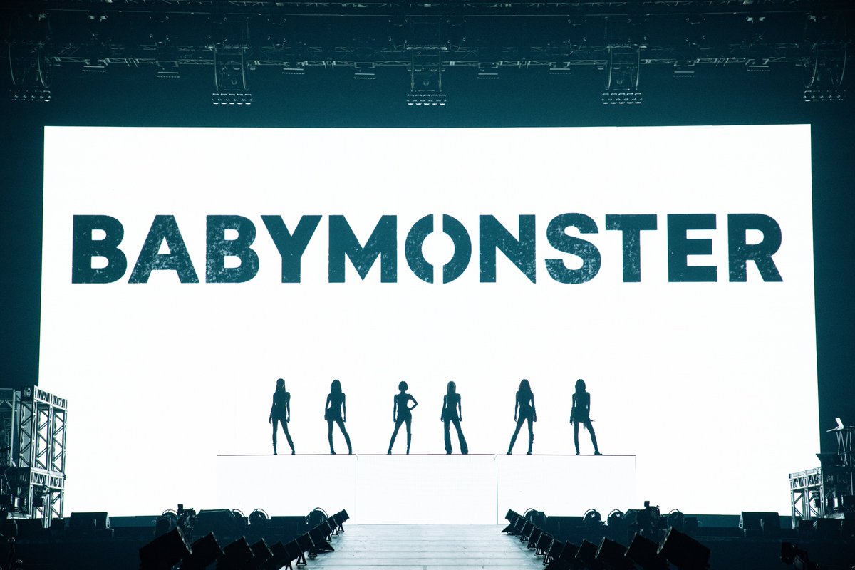 _BABYMONSTER_JP's tweet photo. 【📰】

 ＿＿＿◣＿＿＿＿＿◢＿＿＿

  𝟮𝟬𝟮𝟲-𝟮𝟳 𝗕𝗔𝗕𝗬𝗠𝗢𝗡𝗦𝗧𝗘𝗥
       𝗪𝗢𝗥𝗟𝗗 𝗧𝗢𝗨𝗥
  [춤(𝗖𝗛𝗢𝗢𝗠)]  𝗜𝗡 𝗝𝗔𝗣𝗔𝗡
＿＿＿＿＿＿＿＿＿＿＿＿＿

🐙 京セラドーム大阪公演の様子を公開！

6都市11公演、一緒に駆け抜けてくれたMONSTIEZの皆さん、本当にありがとうございました🙌✨

メンバーも言っていた、
いろいろと準備しておりますので
続報をお楽しみに……👀💗

#BABYMONSTER #베이비몬스터 #ベイビーモンスター
#2026_2027 #WORLD_TOUR #춤 #CHOOM #CHOOM_in_JAPAN #YG