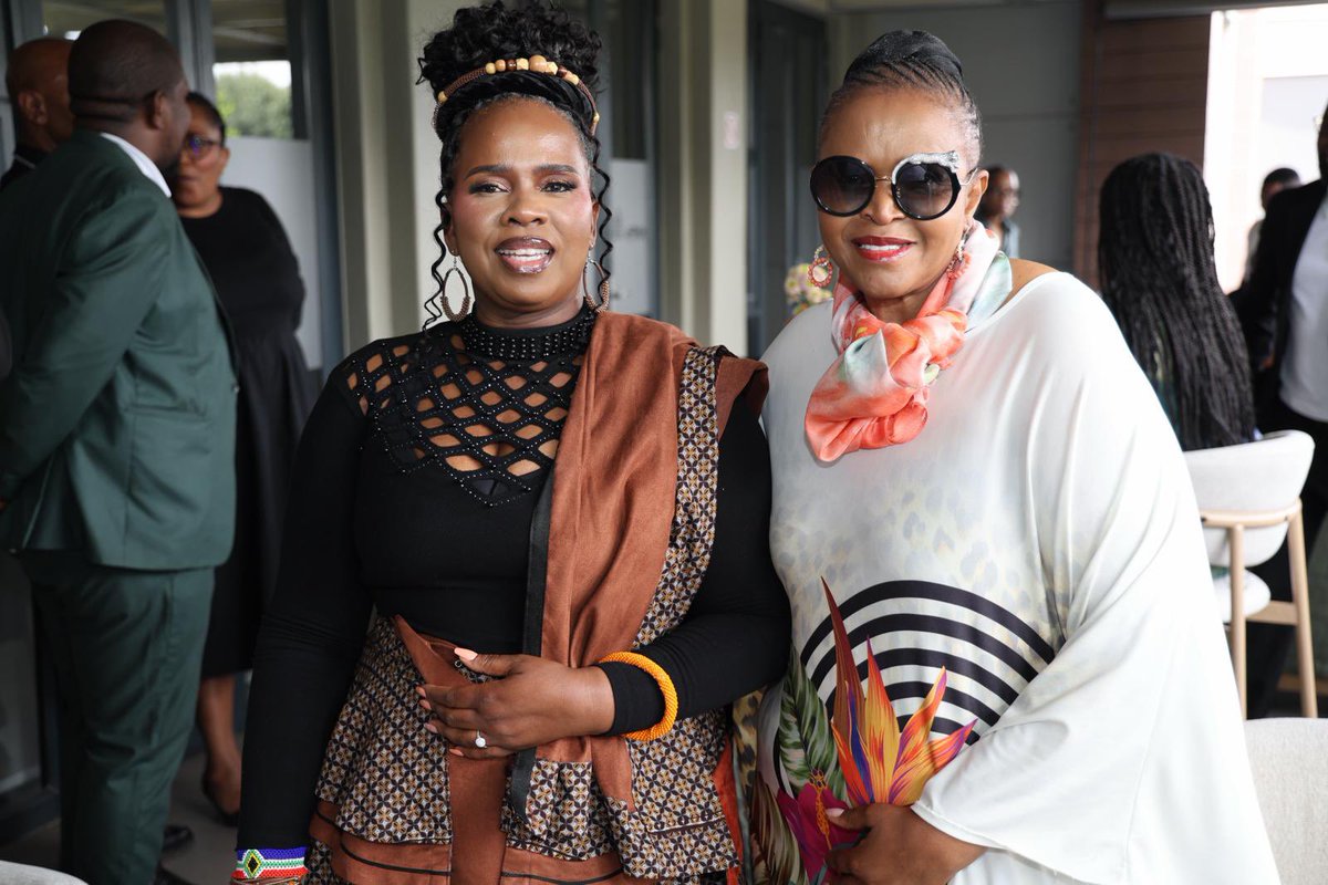 deptoflabour's tweet photo. 📍Happening Now | Employment and Labour Minister Nomakhosazana Meth arrives at the Langham Lifestyle Resort in Fourways, Johannesburg. https://t.co/dtxCOp41TX