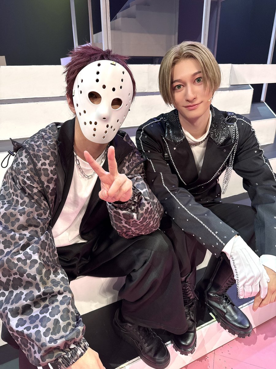 kohei_kamiyama's tweet photo. ジェイソン先生🎭
大変お世話になりました！

もっと爆ぜます！！燃えます！！！！🕺

#多聞ステ #F2TS https://t.co/ilrtRG8uMq