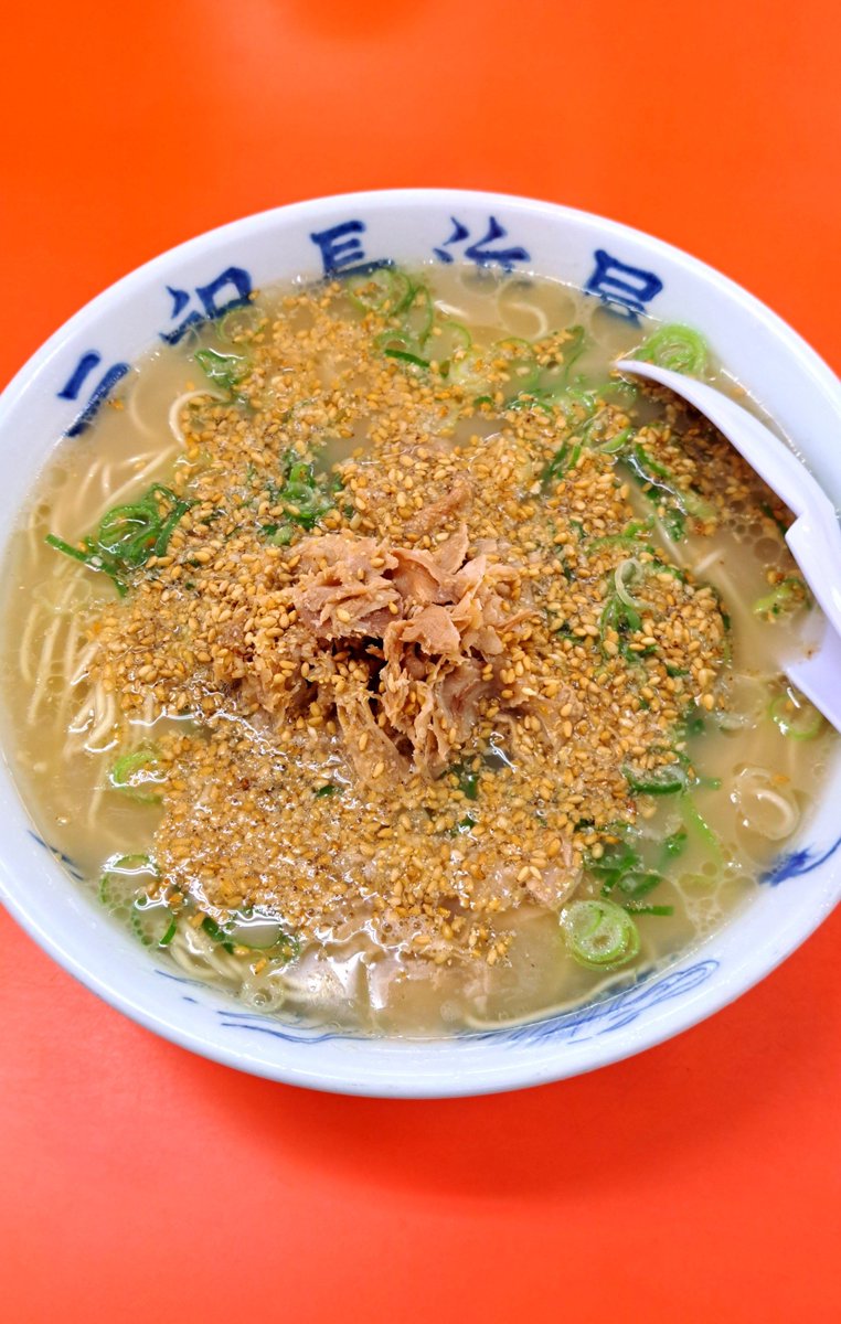 MegAnzai0107's tweet photo. 『長浜屋』と『長浜家』を
はしごして来た🍜
念願叶ったけど満腹過ぎ🐷💦
味の違いは聞かれたら…
どっちも美味しい♥️(以上｡｡) https://t.co/laiQ9hD4Gm