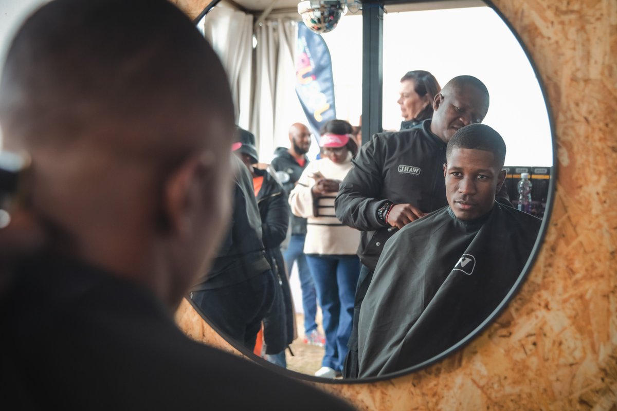 947's tweet photo. The #HouseOfSharp brought it at #947JoburgDay ππ₯
From fresh fades to sharp styling, our pros kept the vibes (and the cuts) impeccable all day. Thank you to everyone who pulled up, snapped a selfie, and got the @Wahl_sa treatment. You made the booth pop off.
Want results like this every day? Get your hands on the gear the pros trust. Shop Wahl and bring The House of Sharp energy home. #PowerOfWahl