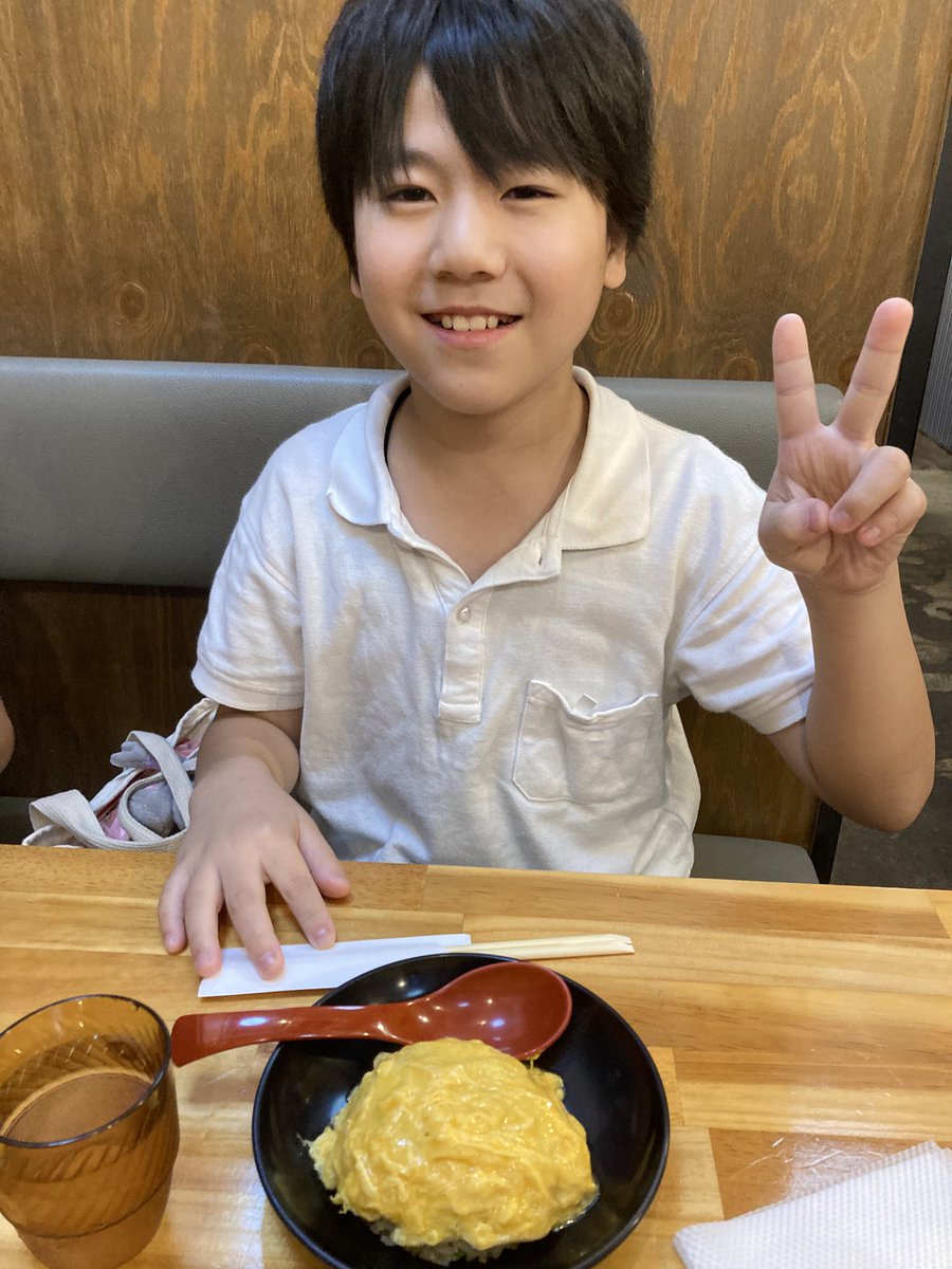 cicichi817's tweet photo. 今日はデイ早退して
兄's🐯🐼念願のオムたすへ🍜
最後に滑り込みで来れてよかった😆

#オムタス https://t.co/ILA0FSdyTl