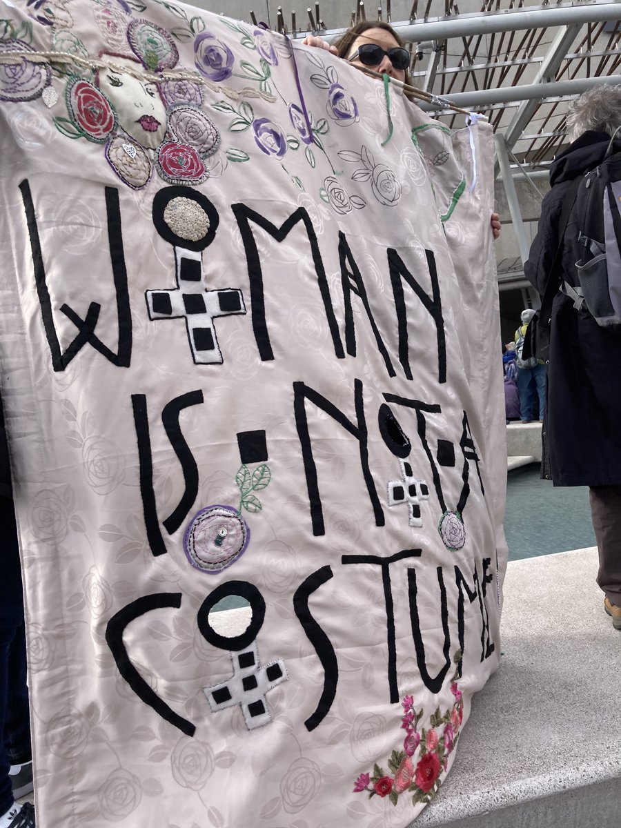 Mark1957's tweet photo. Women and Trade Unions

Women are speaking out about their treatment by trade unions - if they disagree with the nonsense of self-ID and men claiming they have magically 'become women'

Lisa Mackenzie, Jennifer Willmott and Pauline Fox all feature in this Times report

Link👇 https://t.co/X5jkhPo7pv