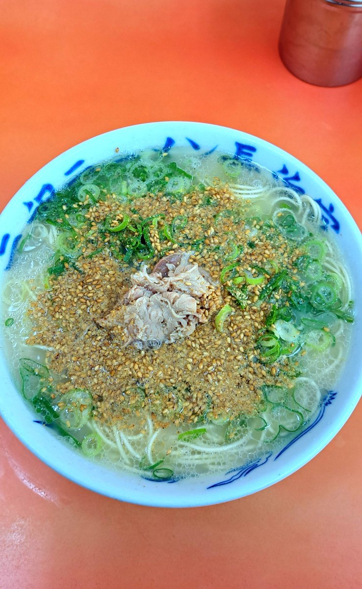 MegAnzai0107's tweet photo. 『長浜屋』と『長浜家』を
はしごして来た🍜
念願叶ったけど満腹過ぎ🐷💦
味の違いは聞かれたら…
どっちも美味しい♥️(以上｡｡) https://t.co/laiQ9hD4Gm