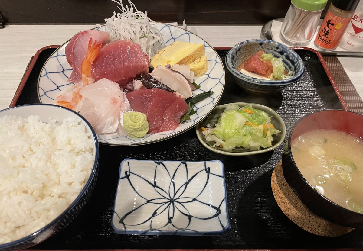 Emteror's tweet photo. 久しぶりに行けた
やっぱりめっちゃ美味い https://t.co/q8zU4xG09d