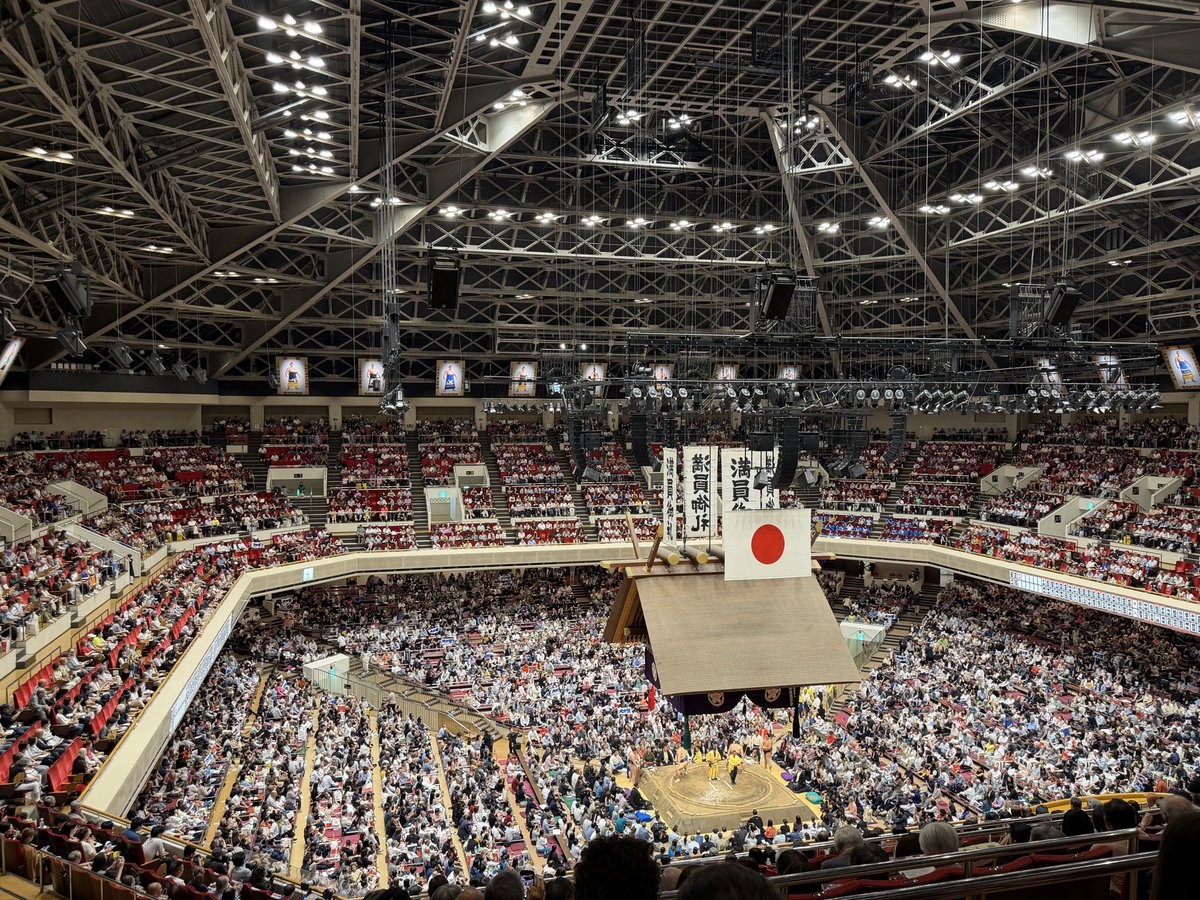 sakuraBluee tweet picture