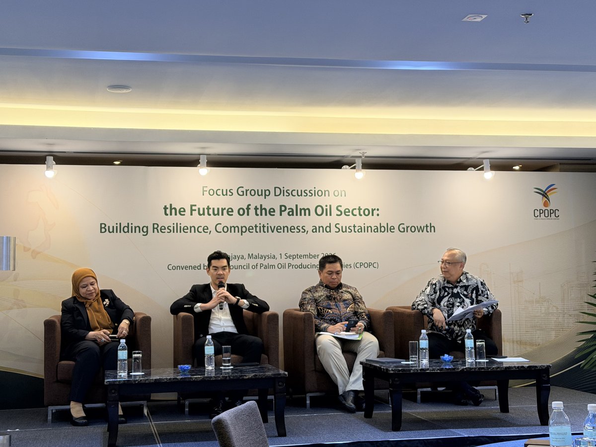 CPOPC_NET's tweet photo. Discussions addressed two strategic dimensions: external factors, including market fragmentation, trade barriers, market access, certification and traceability; and internal factors, including productivity, replanting, financing and the role of palm-based renewable energy. https://t.co/EzJ4qKHMQV