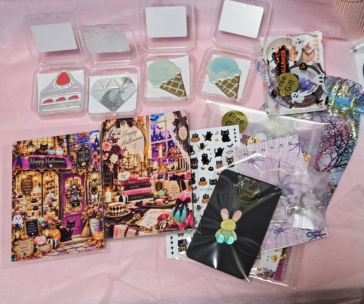 tender_melody's tweet photo. JA puttyさんのリリースペーパー2種と3Dのパテ届いた💕︎︎
リリースペーパー、めっちゃ綺麗🎃🍭🌜
パテはアイスクリームがBASICで香りはリラックスブレンド、ダイヤモンドはHARDでアールグレイ、ショートケーキもHARDで香りはホワイトティー🫧🫖
#JAputty #ダイヤモンドアート https://t.co/HQsnocajOM