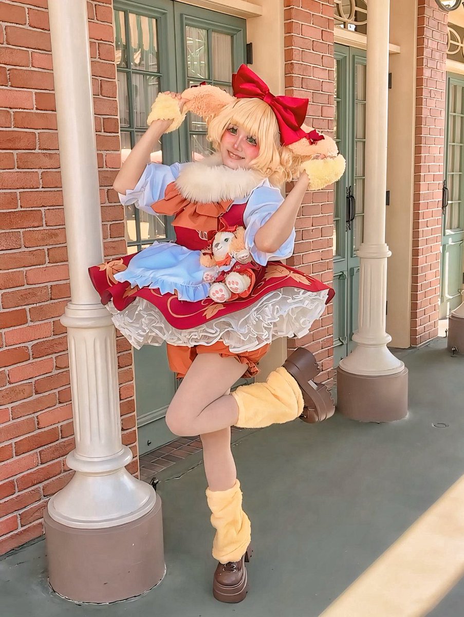kapihoyo_cos's tweet photo. 今年初のDハロ🎃✨ハロウィンスイートサプライズのクッキーアンやったよ🐶🧁💛久しぶりの陸楽しすぎて大はしゃぎイッヌでした🐾💛〇(自主規制)日クオリティだけど着れて良かった〜あぶないあぶない💦

#Dハロ仮装2026 #Dハロ仮装 https://t.co/noxEk0EGIa
