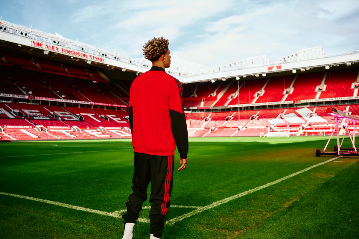 ManUtd's tweet photo. Deserved ❤️ https://t.co/RnmGjl6wbw