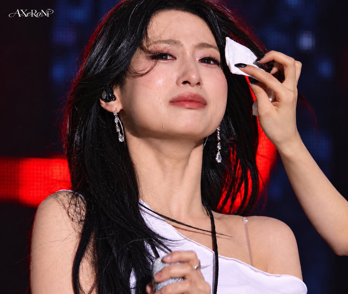 AXeRoNi's tweet photo. 🦋As a fan who cheers for MONSTIEZ more than anyone else, I hope the world is always so kind to all of you...😭😭😭
Ahyeoniii… I’m one of those fans who will always supports you with all my heart, too🥹❤️ I just hope the world will always be as kind to you as you are to MONSTIEZ❤️❤️❤️
#AHYEON #BABYMONSTER