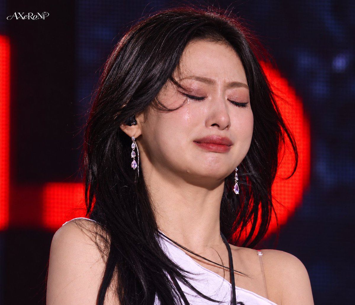 AXeRoNi's tweet photo. 🦋As a fan who cheers for MONSTIEZ more than anyone else, I hope the world is always so kind to all of you...😭😭😭
Ahyeoniii… I’m one of those fans who will always supports you with all my heart, too🥹❤️ I just hope the world will always be as kind to you as you are to MONSTIEZ❤️❤️❤️
#AHYEON #BABYMONSTER